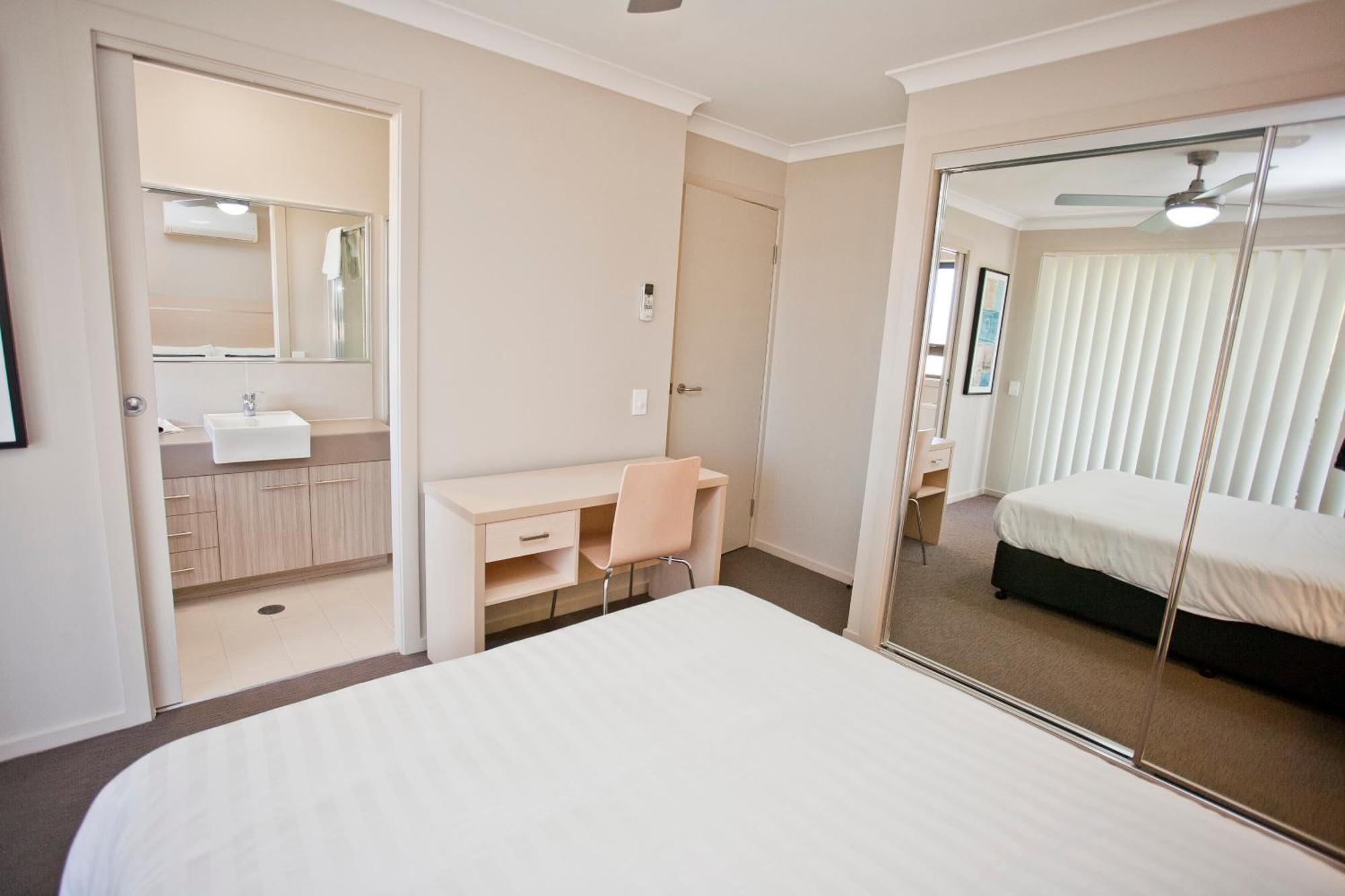 Stonewood Villas Chinchilla Bagian luar foto