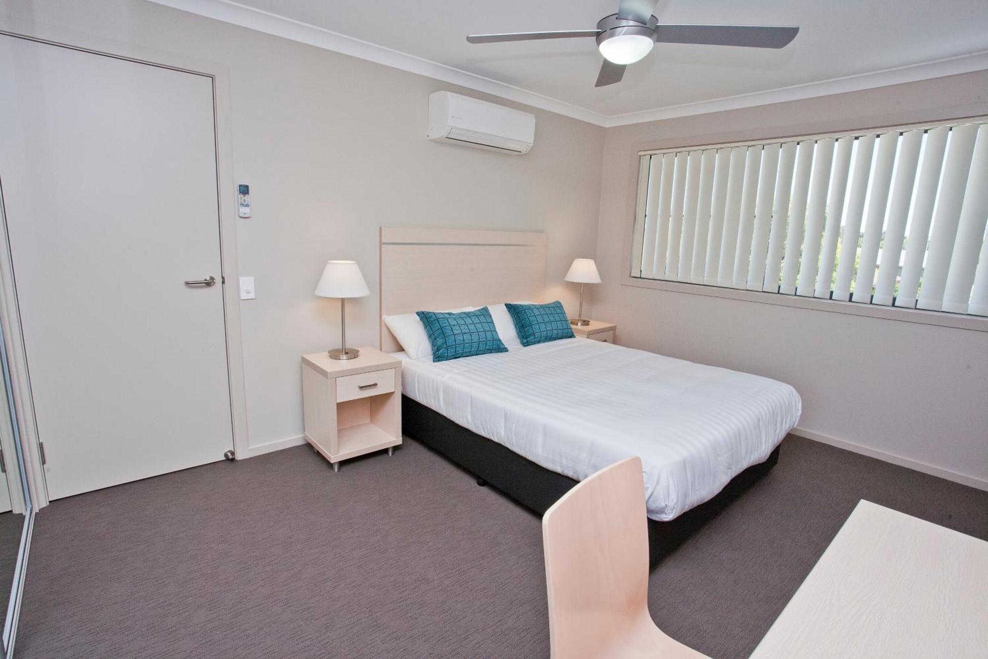 Stonewood Villas Chinchilla Bagian luar foto