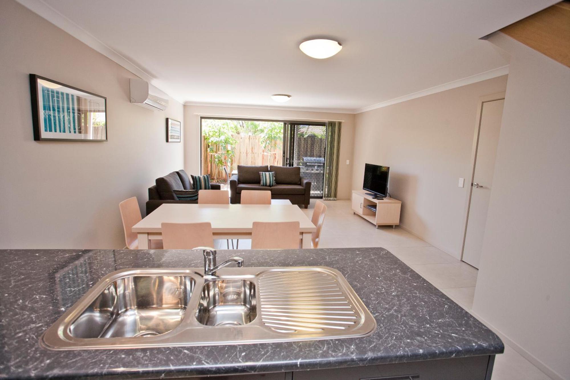 Stonewood Villas Chinchilla Bagian luar foto