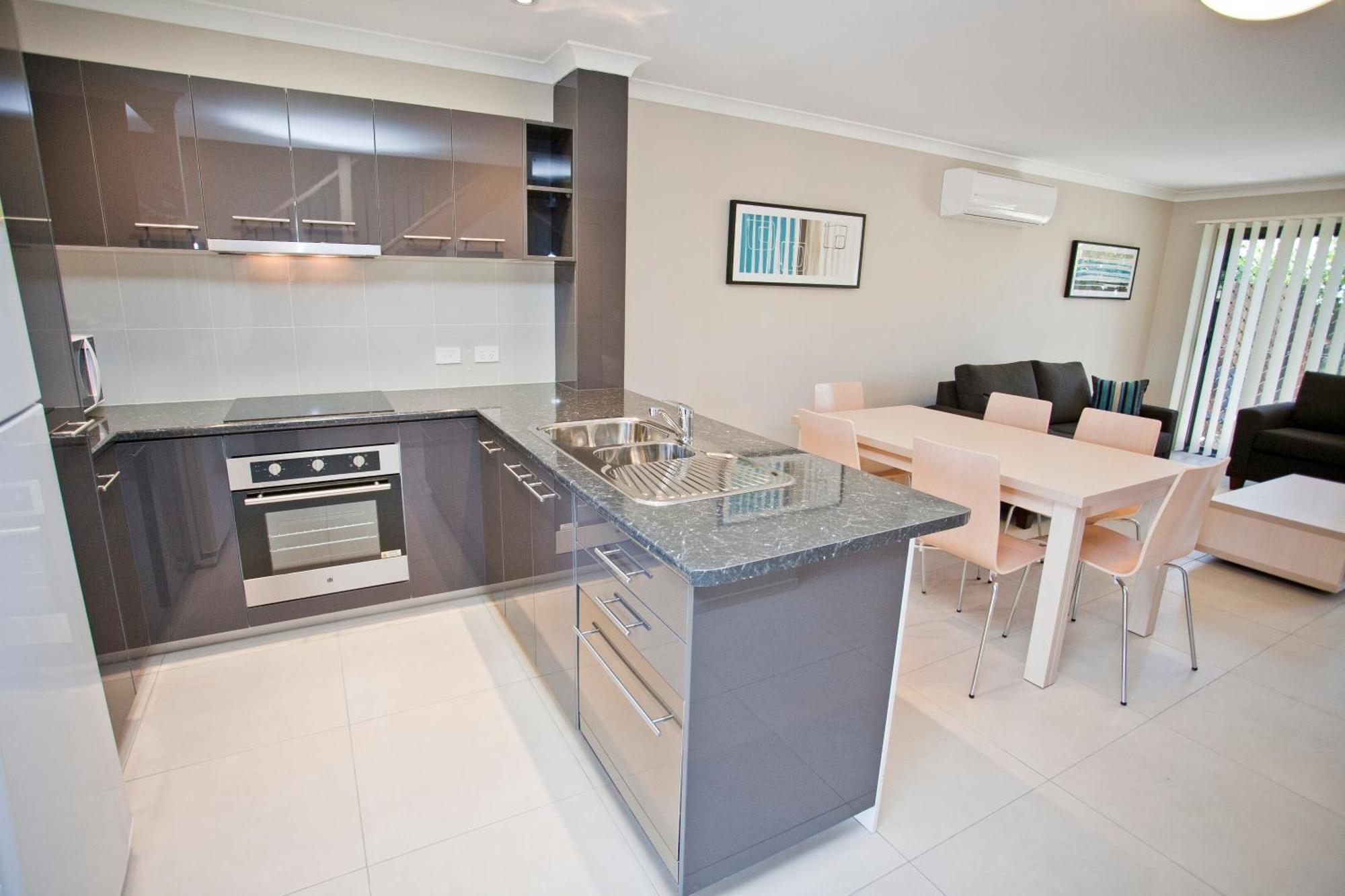 Stonewood Villas Chinchilla Bagian luar foto